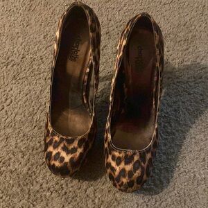 Women’s Charlotte Ruse leopard print heels size 8